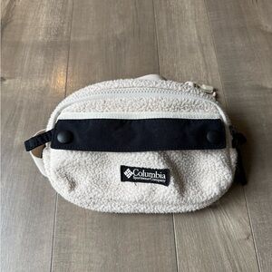 Columbia Cream and Black Belt Bag